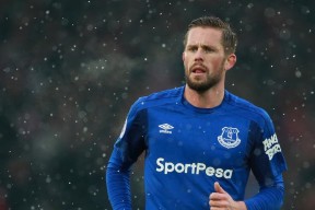 九游app下载-场馆氛围营造成功观众热情高涨助力球队全力以赴，场地氛围营造方案