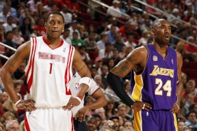 九游娱乐入口-中国足球联赛打造高频赛后球迷访谈节目，记者采访中国足球球迷