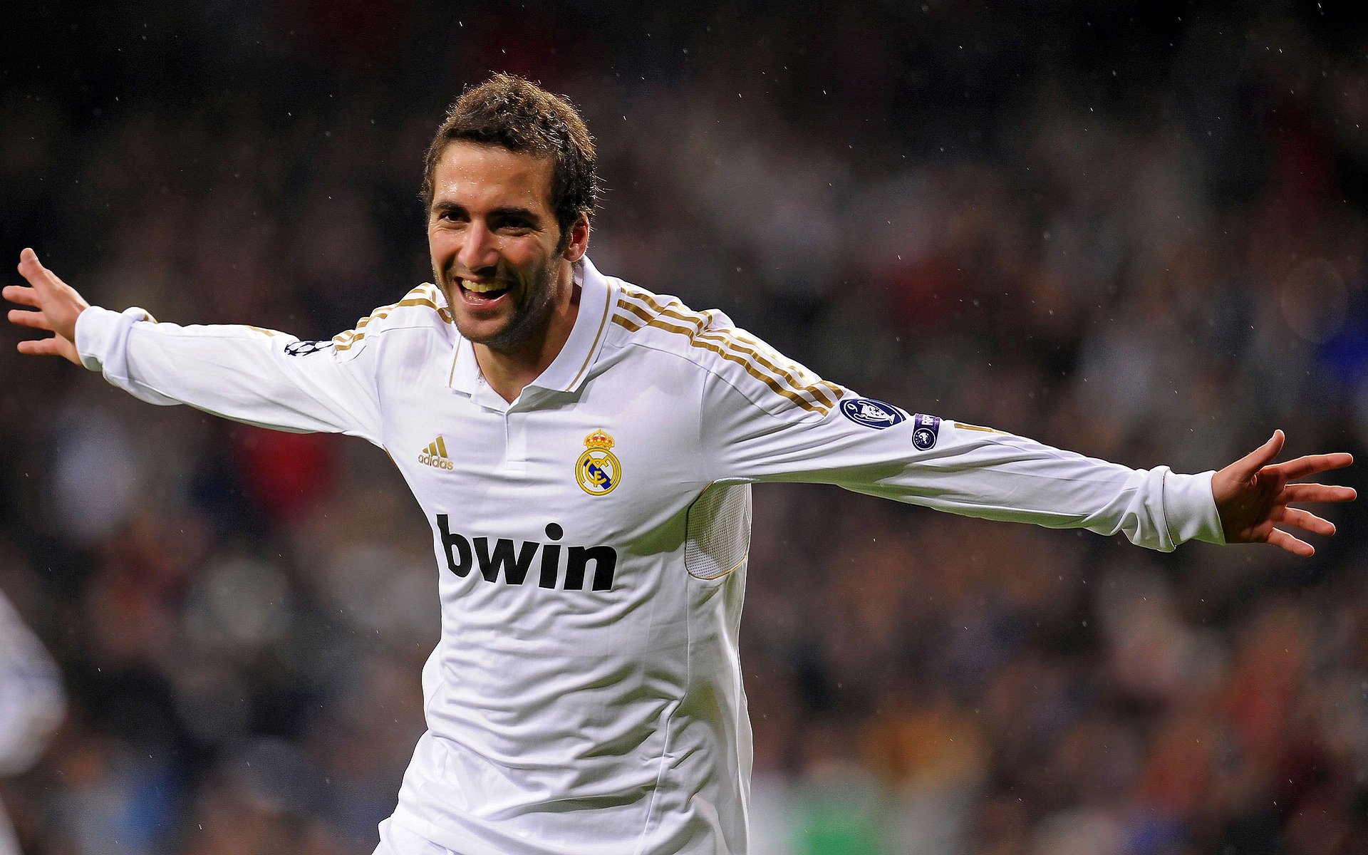 决赛焦点：切拉苏奥洛出水即领游，切洛拉高球队